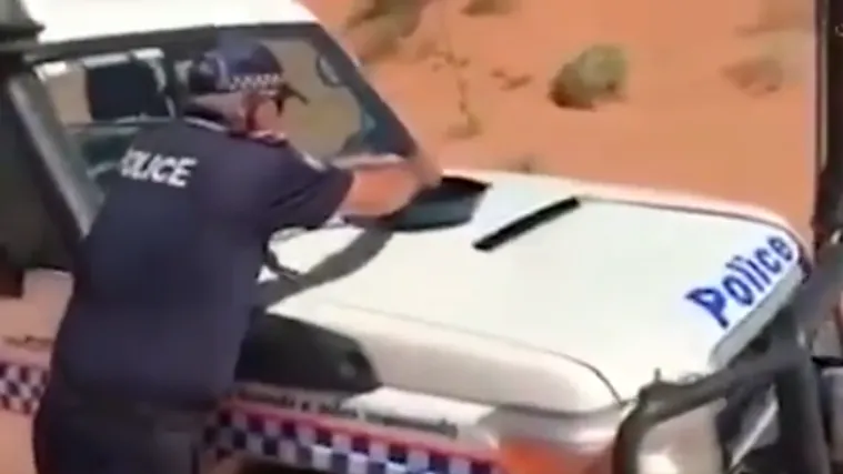 Viralni hit: australski policajac ispržio 'jaje na oko' na patrolnom automobilu