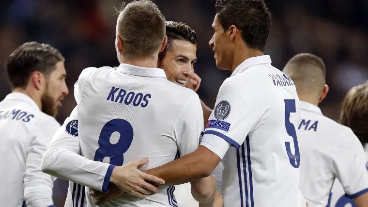 Real na Bernabeu preokretom do pobjede protiv Napolija: Bavarci uni&scaron;tili očajne 'topnike'!