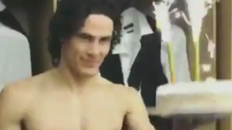 Dok su Di Maria i Cavani slavili tortama, trojica su držala Enriquea da ne udari novinara