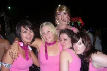 UPROPASTE SVAKU SLIKU: Kako je moguće da su neki ljudi toliko nefotogenični?!