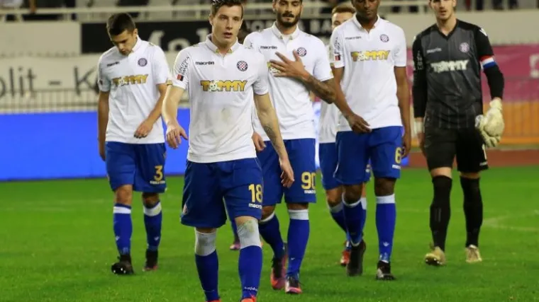 Istražitelji bez suvi&scaron;nih pitanja i riječi izuzeli vi&scaron;e stotina dokumenata