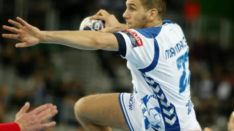 Remizirao u zadnjim minutama i ostao u igri za drugi krug