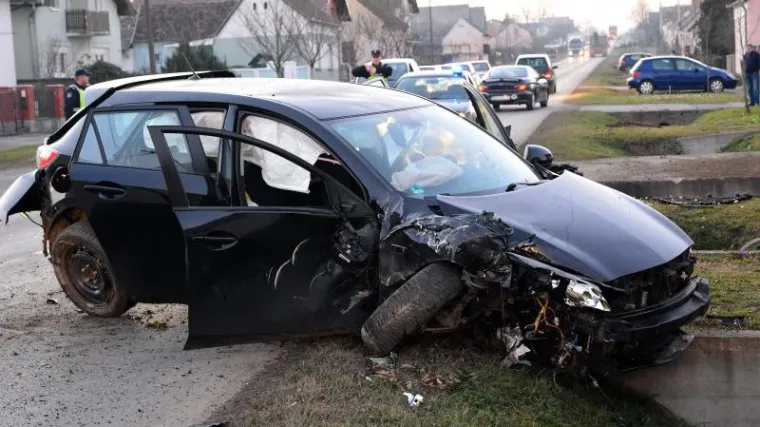 Djevojka poginula, još dvoje ozlijeđeno