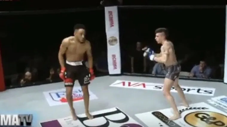 Naučio je važnu lekciju: zaplesao u ringu spu&scaron;tenih ruku pa dobio brutalan nokaut
