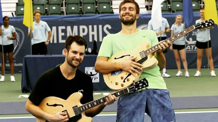 Gitara za naslov u Elvisovom gradu: Nikola Mektić osvojio prvi ATP turnir karijere i - gitaru