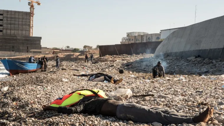 More na obalu izbacilo tijela 74 migranta