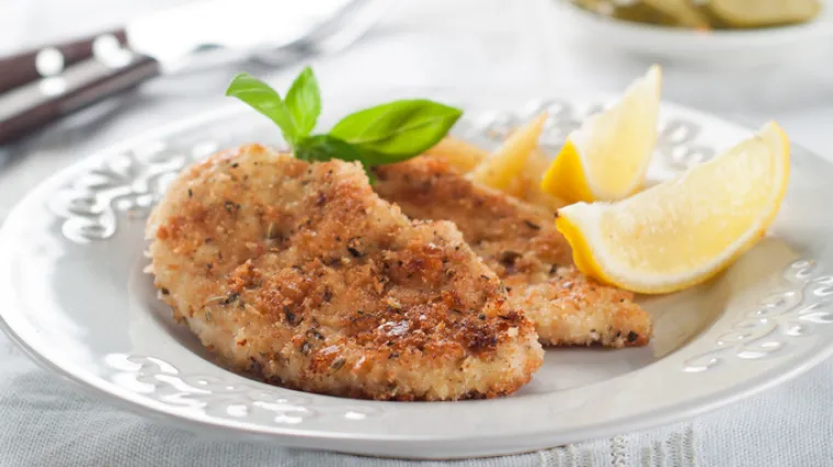 Brzinski ručak: Piletina u ko&scaron;uljici od parmezana