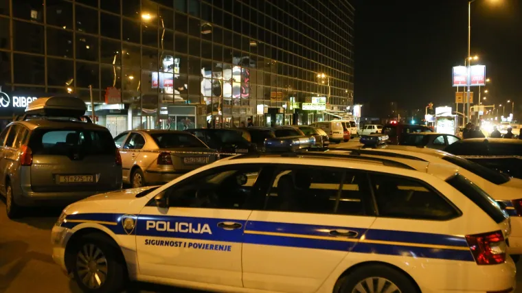 Vatreni obračun u Splitu: upucan mu&scaron;karac, te&scaron;ko ranjen prevezen je u bolnicu