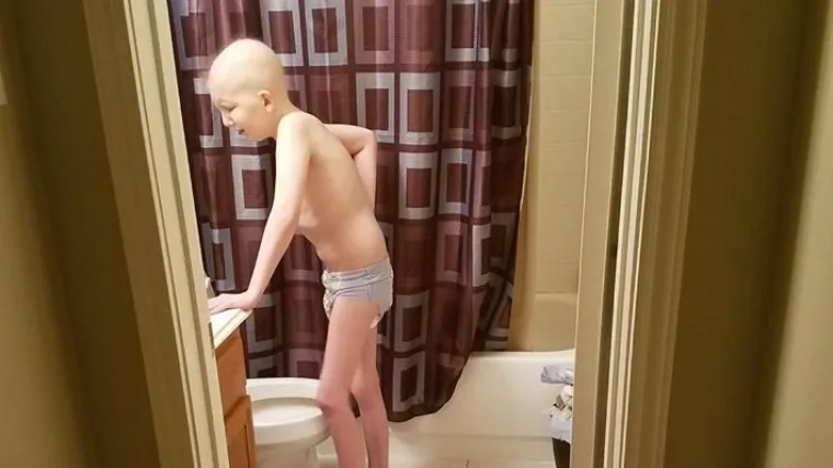 Objavila potresnu fotografiju sina koji boluje od raka i ovu poruku...