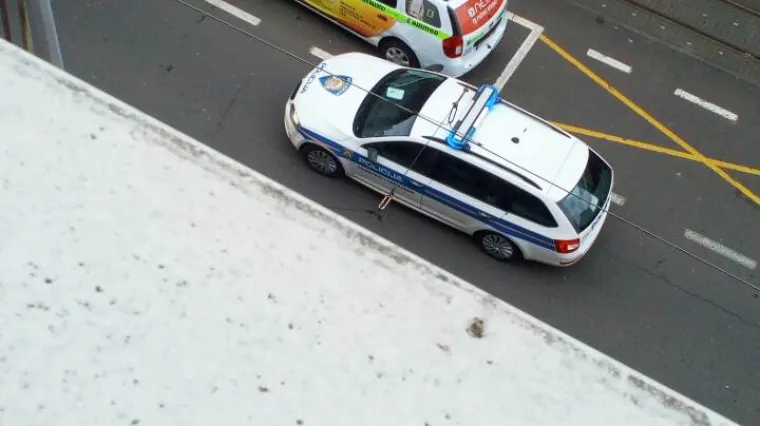 PROMETNI KOLAPS: Zbog teške prometne nesreće u zagrebačkoj Tratinskoj ulici obustavljen promet