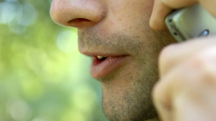 Ako vas netko putem telefona pita 'Čujemo li se?', odmah prekinite razgovor