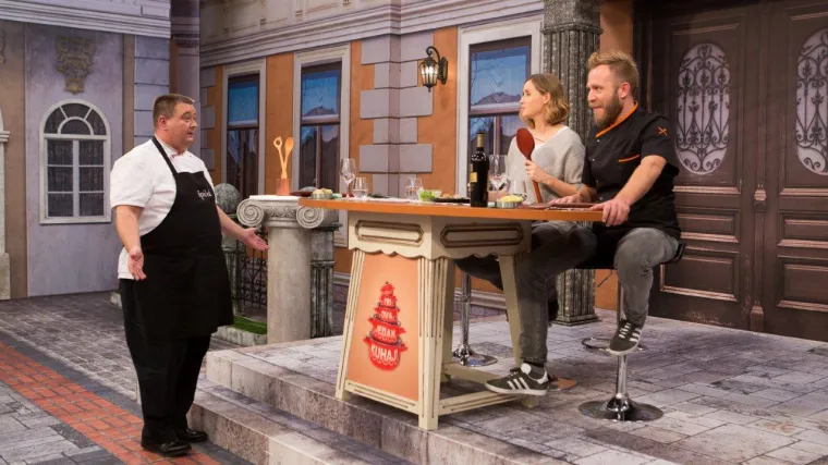 Nikad nije dosadno: &Scaron;piček napustio studio kako bi Pažanin mogao u miru komentirati jelo