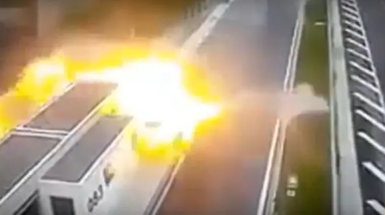 Sin grčkog tajkuna zabio se u parkirani auto: poginulo četvero ljudi među kojima je trogodi&scaron;nje dijete