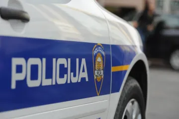 Neobični slučaj za policiju: kod Vojnića netko demontirao i odnio cijelu štalu