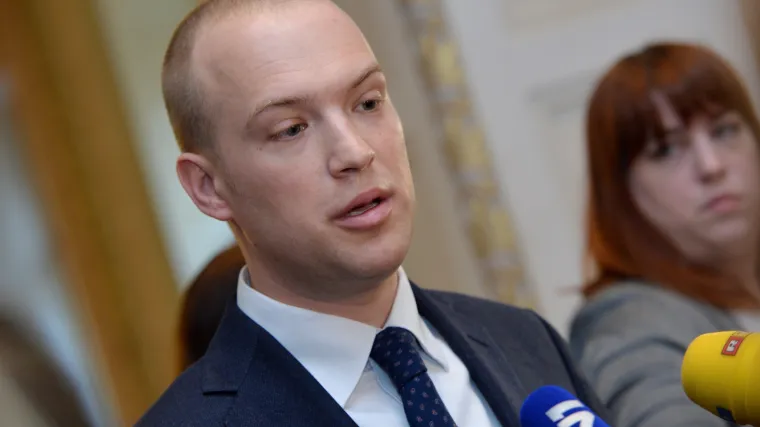 Tomislav Saucha se vratio u Sabor: 'Neću &scaron;utjeti, nitko mi neće staviti flaster!'