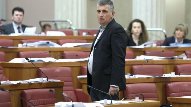 'Na čelo HRT-a izabrali smo čovjeka za kojeg se priča da mu je najvažnija kvalifikacija bila da je zet Ksenije Urličić'