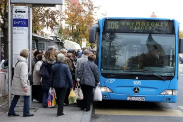 ZET-ov vozač divljao na putnicu jer mu je platila u lipama, a zatim bacio njen novac kroz prozor
