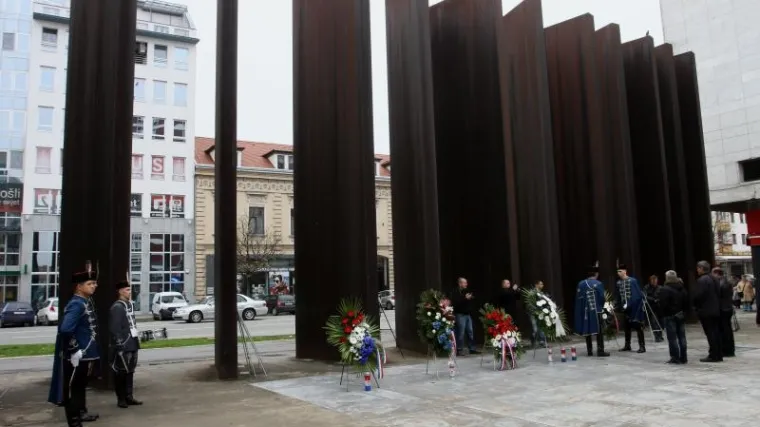 'Cilj je potaknuti profesore da učenicima sve objasne profesionalno i bez politike'