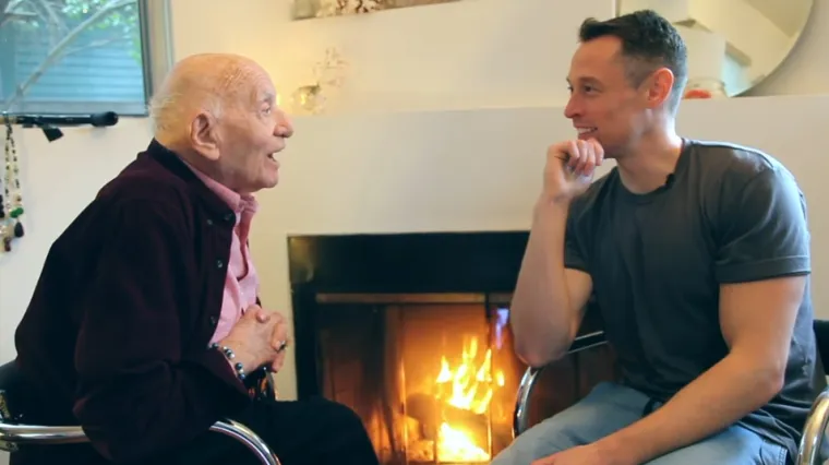 Nakon dvoje djece, petero unučadi i jednog praunuka 'iza&scaron;ao iz ormara': u 95. godini priznao da je gay!