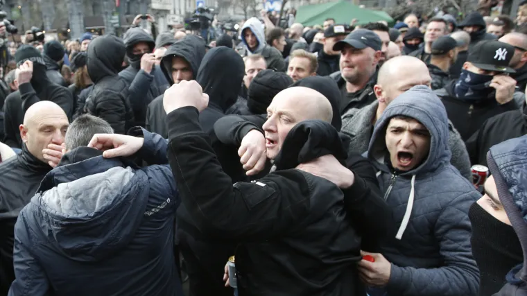 Kako se boriti protiv nogometnog huliganizma? Legalizirajmo ga i od njega napravimo sport, kažu Rusi