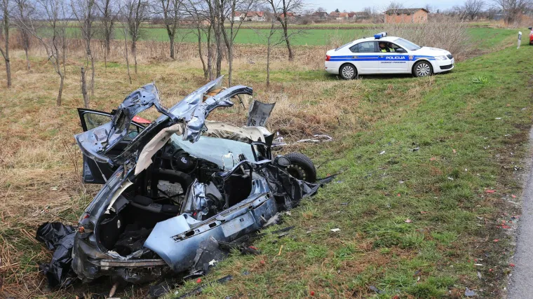 Novi detalji o stravičnoj nesreći: kod Br&scaron;adina poginuli mladići u dobi od 19 i 22 godine te 44-godi&scaron;njak