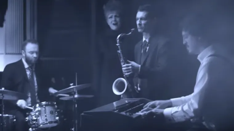 Poslušajte kako zvuči suradnja grupe Chui i Josipe Lisac: bend s glazbenom divom izbacio pjesmu "Tebi putujem"