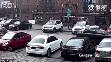 Vozačica izazvala neviđeni kaos na parkirali&scaron;tu