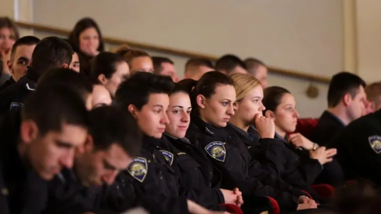 Policajke donose brojne koristi, a opet ih ima premalo: upoznajte tri ambiciozne i svestrane policajke koje ne opra&scaron;taju lako