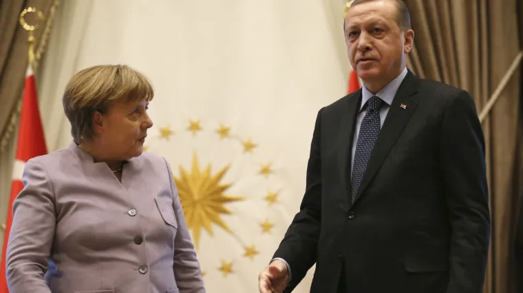 Merkel uputila kritike Turskoj, ali smatra da 'partnerstvo s Turskom nema alternative'