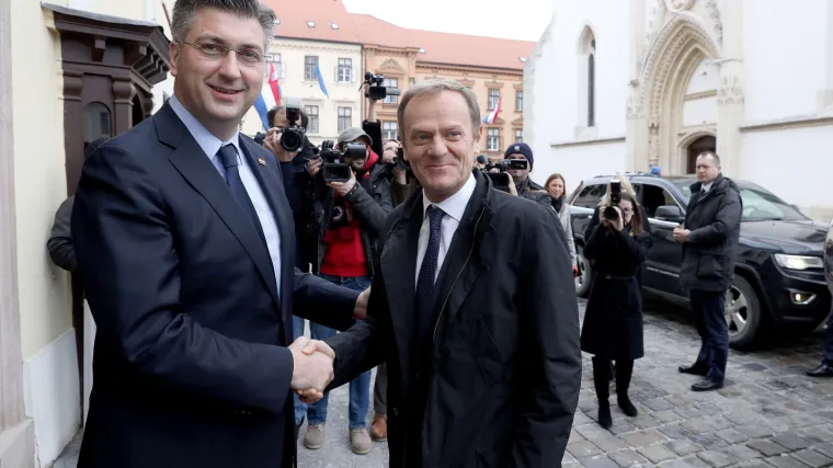 Dosad nezabilježena situacija: Poljaci čine sve kako kandidat iz njihove zemlje ne bi ostao predsjednik Europskog vijeća
