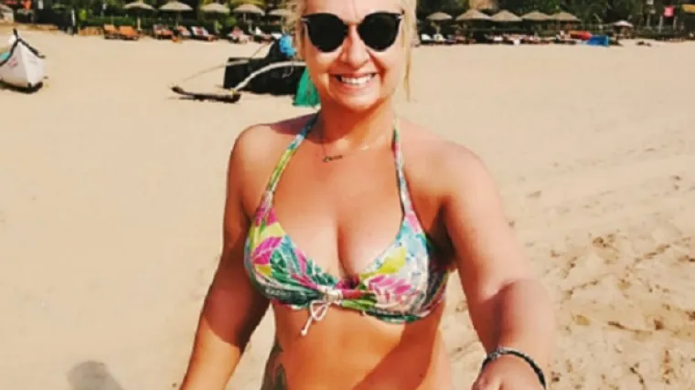 Mama Dvornik pozirala u bikiniju pa pretjerala s Photoshopom