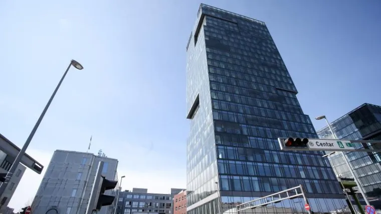 Naoružani razbojnik usred dana u&scaron;etao u Eurotower i odnio vi&scaron;e od milijun kuna!