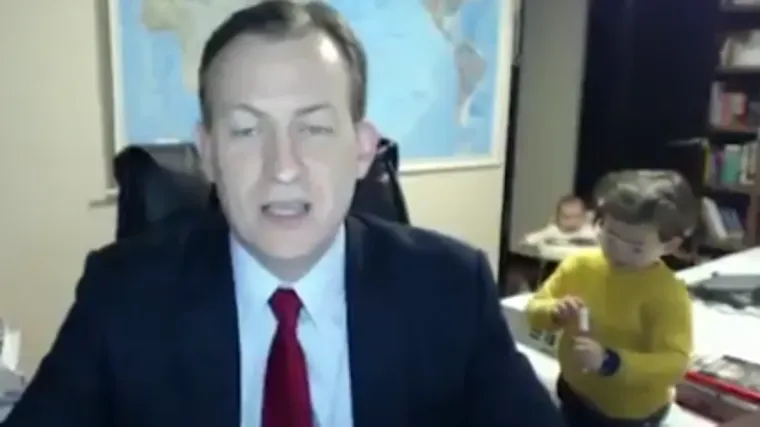 Kada intervju uživo krene po krivu: dok je profesor odgovarao na pitanja BBC-a, djeca se nisu mogla suzdržati