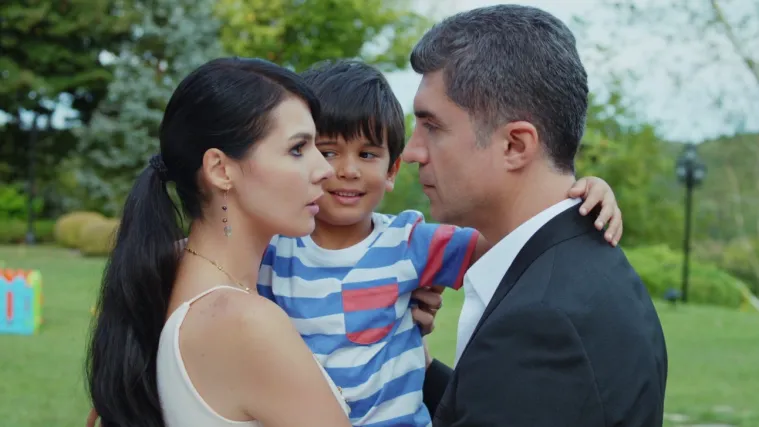 Toprak sazna da je Ejlul njegova prava majka. Defne i Maksut se opet udružuju (Sudbina)