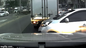 Poku&scaron;avao ispasti pametan pa prouzročio sudar