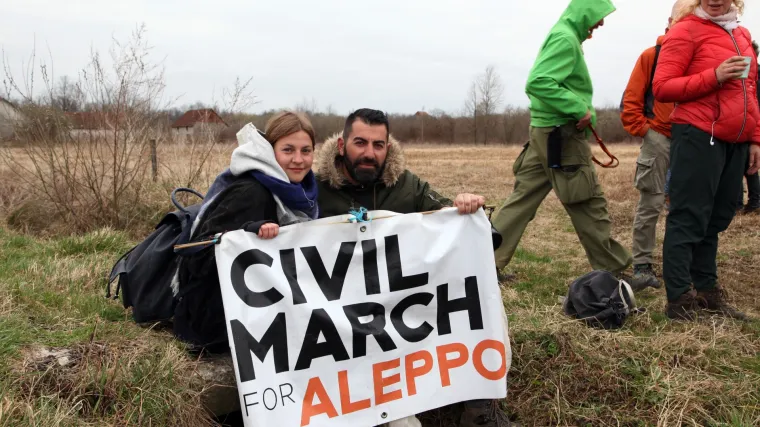 'Mar&scaron; za Alep': građani europskih zemalja pje&scaron;ače 'izbjegličkom rutom' od Berlina do Sirije