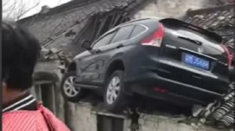 'Poku&scaron;ao sam izbjeći sudar i slučajno stisnuo gas'