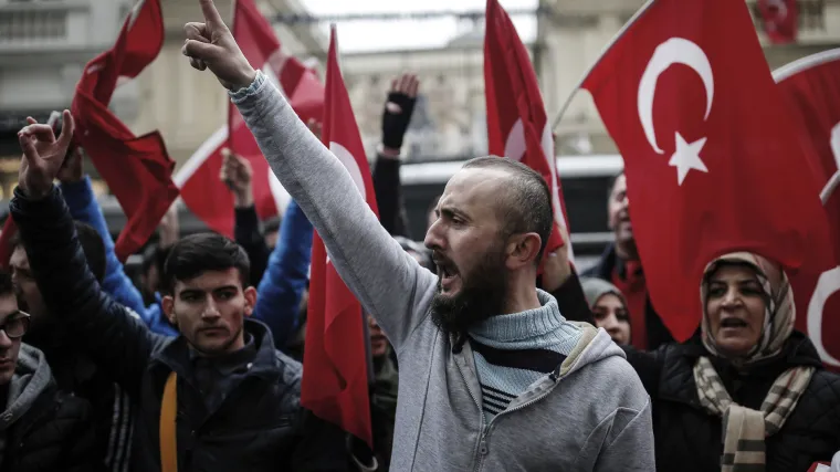 Francuska poziva na smirivanje krize između Turske i Nizozemske