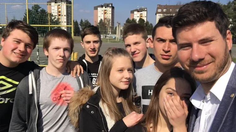 (VIDEO I FOTO) Ivan Pernar obilazi čakovečke srednje &scaron;kole