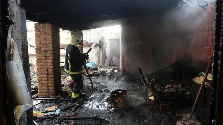 Tri su osobe prevezene u bolnicu