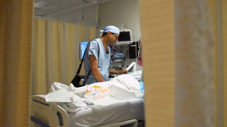 Dokumentarac prikazuje kako bolesnici, njihove obitelji i liječnici doživljavaju posljednje trenutke života (Prihvaćanje smrtnosti)