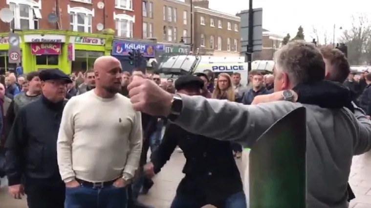 Bahati navijač Tottenhama provocirao, pa onda zavr&scaron;io na podu