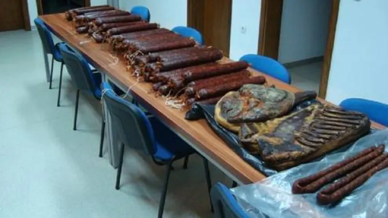 Slovak preko hrvatske granice poku&scaron;ao pro&scaron;vercati 123 kilograma - suhomesnatih proizvoda