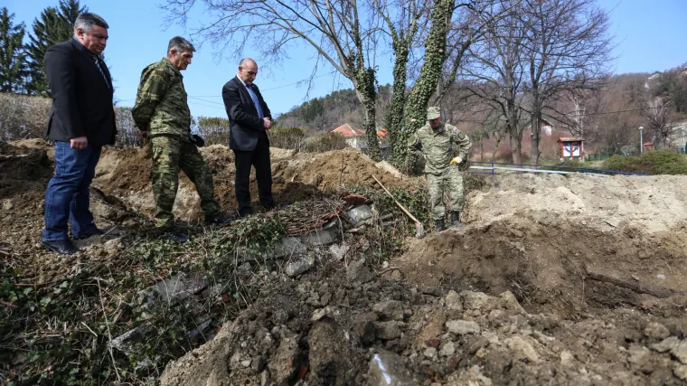 Probna iskapanja u Gračanima pokazat će radi li se o masovnoj grobnici