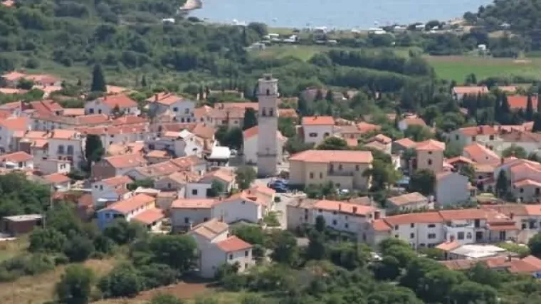 Prevarile bolesnu ženu - darovala im apartman, zgradu, oranice, pa&scaron;njake...