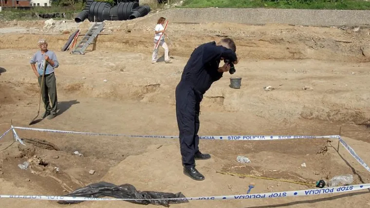 U Bogdanovcima pronađene ljudske kosti: mje&scaron;tani sumnjaju da potječu iz Domovinskog rata