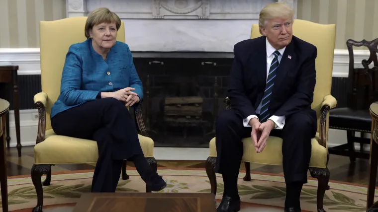 Potez o kojem priča cijeli svijet: Donald Trump se odbio rukovati s Angelom Merkel!