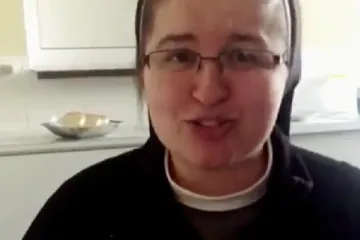 Časna sestra 'skinula' Ninu Badrić i postala hit na internetu: 'Fantastična je!'