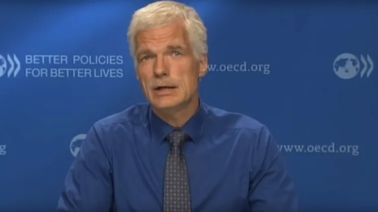 OECD: '&Scaron;kole bi trebale podučavati mlade ljude kako otkriti lažne vijesti'