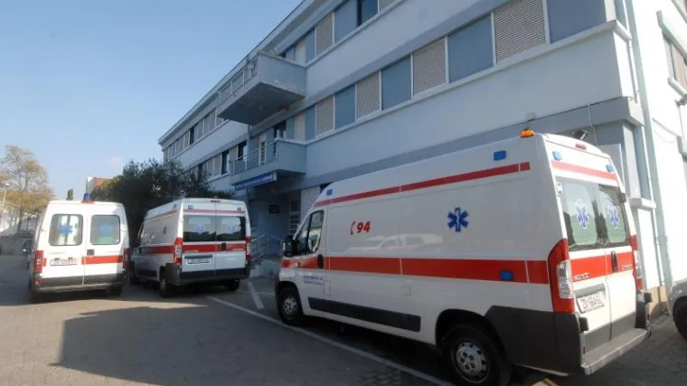 Mrtav pijan upao na zadarsku Hitnu, svladala ga policija